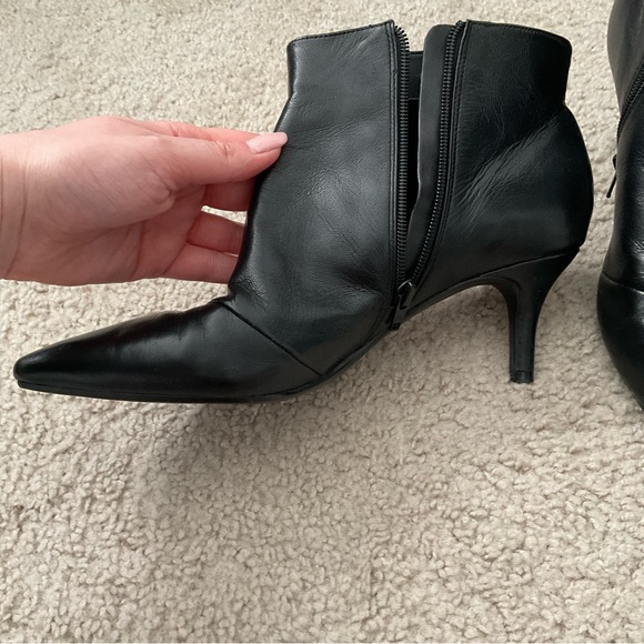 Aerosoles Epigram Pointed Toe Heeled Bootie, Size 10 - Picture 2 of 8